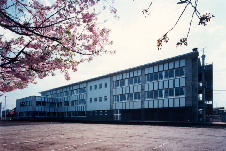 青森県立八戸盲聾学校校舎 ATELIER TARCH